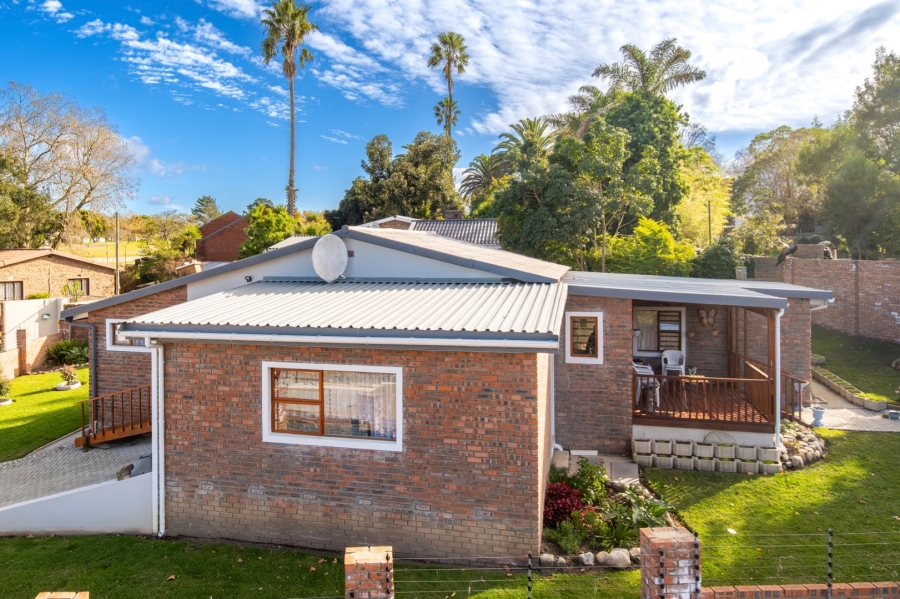 3 Bedroom Property for Sale in Heatherlands Western Cape